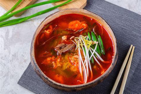  ミルミョン！ 濃厚な肉汁とピリ辛ダシのハーモニーが最高の韓国麺料理