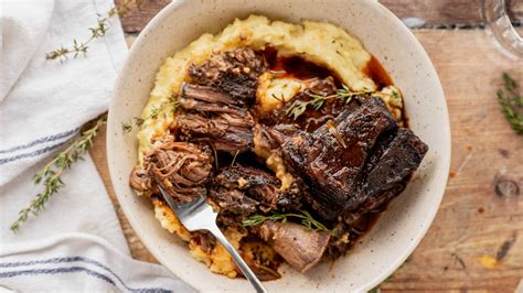  紅焼牛肉！スパイスと甘みで奏でる、深遠なる味覚体験を